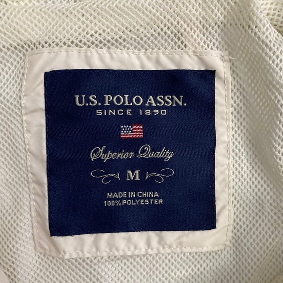 U.S. Polo Assn. White Lightweight Windbreaker Jacket Hooded Zippered Pockets M - Picture 3 of 16